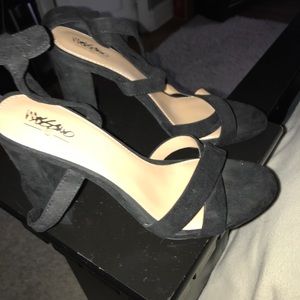 Black straps sandals